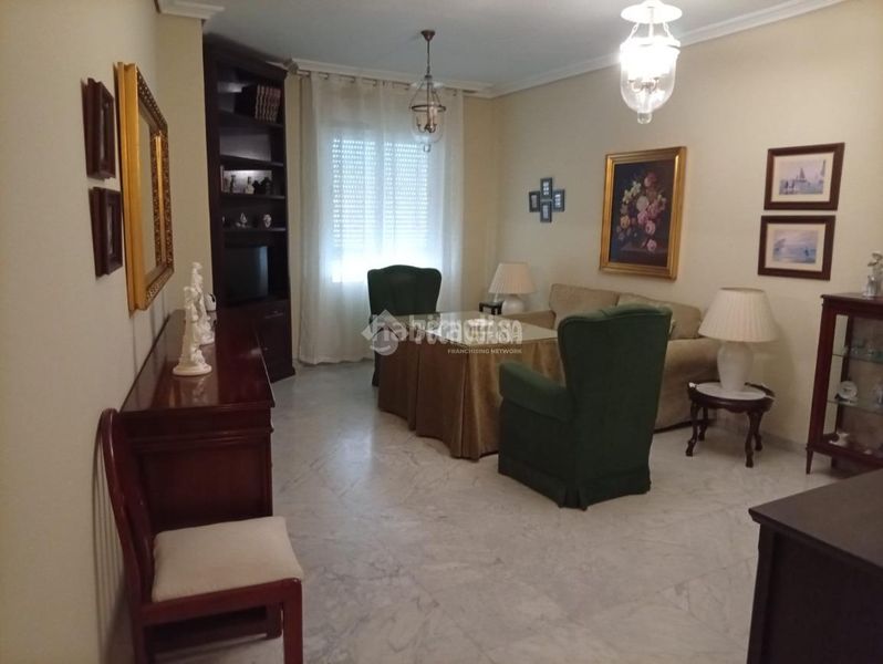 Foto 9f5a9439-28bd-4929-95ac-324f40f0c0f2. Piso  en venta en Triana Oeste Sevilla