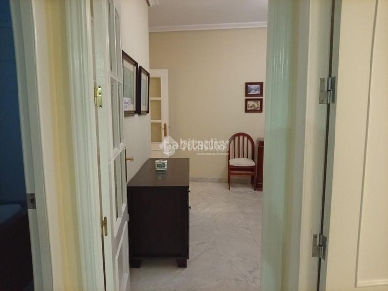 Foto ab28eeaf-9bc5-438d-8e2c-10e027d992a2. Piso  en venta en Triana Oeste Sevilla