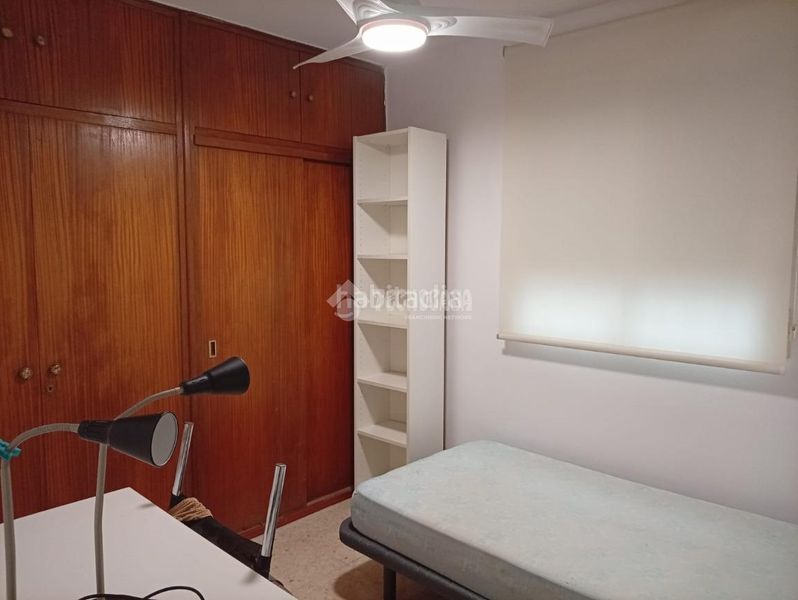 Foto 33e07a39-ea06-450f-8d37-caf2bd8ce3ad. Pis a Triana Oeste Sevilla