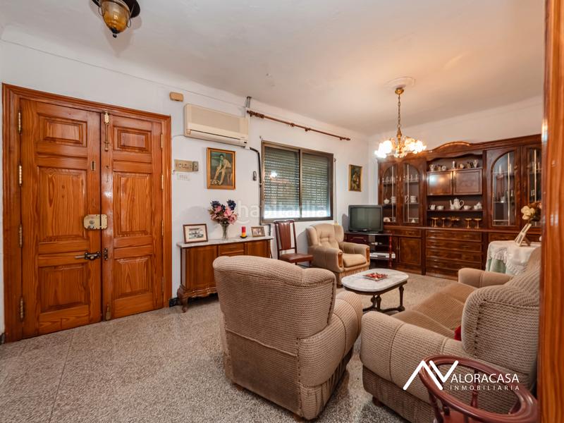 Foto 0ee03ecd-2047-4562-aa38-c1eab6d40068. Casa  con local en venta en Álora