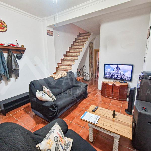 Foto ba5e0fd3-5473-4cd0-be7b-ee0815f40fc1. Casa adosada casa en venta en bailén-miraflores en Málaga