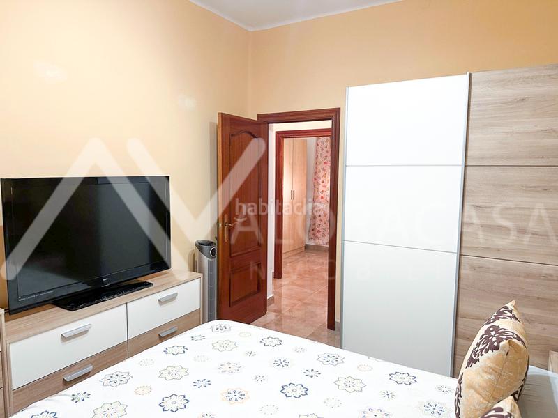 Foto dbb6d891-9ab5-4ba3-b7d8-3a671673db0a. Piso  en venta en camino san rafael – o250j – en Málaga