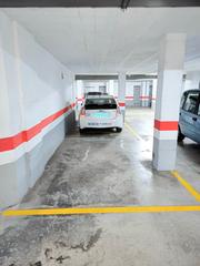 Parking coche en Calle río rocío 9. Plaza de garaje en venta