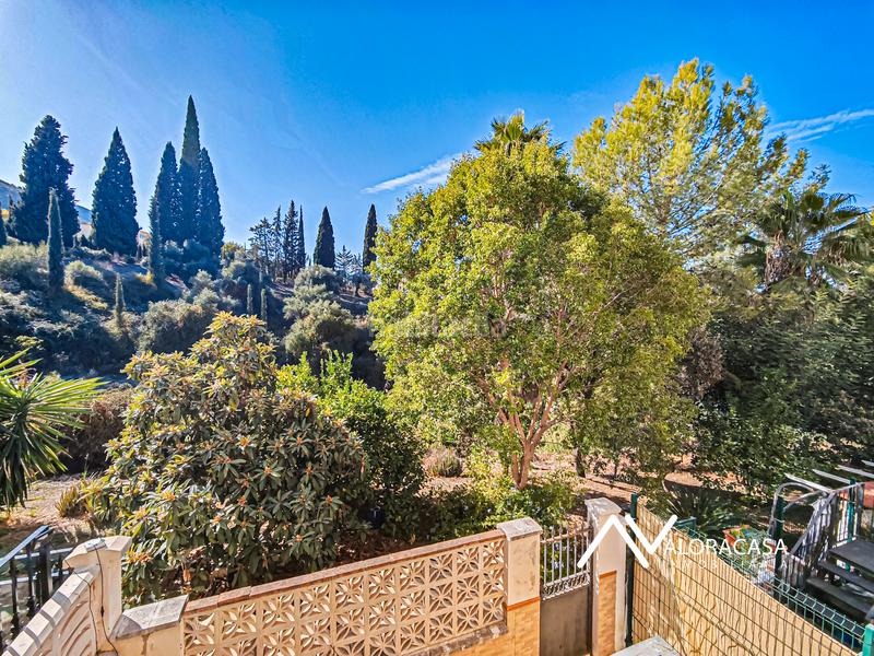 Foto b065f1df-d0f7-45d2-834d-2e4f6679bd8e. Casa a schiera con parcheggio piscina in Cártama