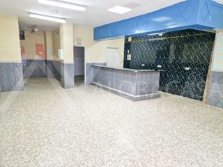 Rent Business premise in Calle río alcarrache 38. Local en alquiler en la princesa