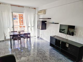Location Appartement à Calle amadeo vives 7. Piso en alquiler curso escolar en huelin