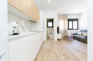 Rent Flat in Calle rafael salinas 17. Alquiler piso corta temporada en la princesa