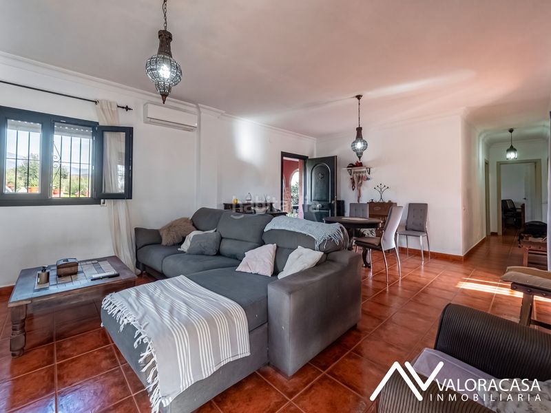 Foto aa0ddfb3-7c57-4649-802e-9302e2b8e361. Chalet  independiente en Coín