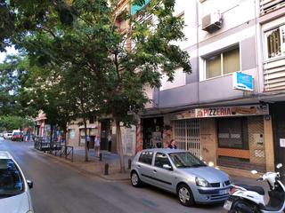 Parking coche en Camino de Ronda. Garaje en venta