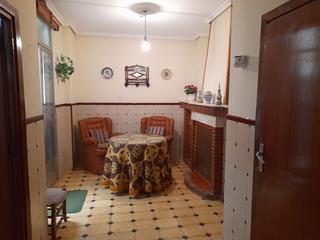 Xalet a Torre del Campo. Chalet en venta 4 habitaciones 2 baños.