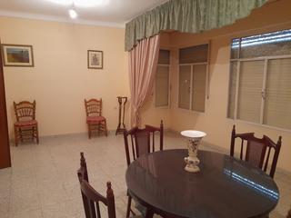Xalet a Torredelcampo. Chalet en venta 4 habitaciones 2 baños.