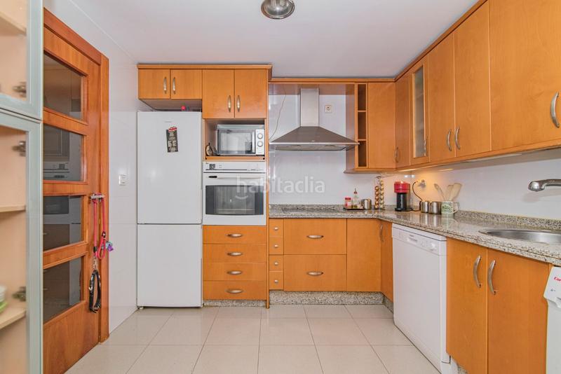 Foto 4143ee90-d9b3-4cff-852b-578e885258fa. Piso casa en venta 3 habitaciones 2 baños. en Castaño - Mirasierra Granada