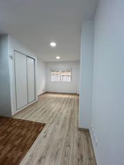 Studio à Parque Victoria Eugenia. Casa en venta