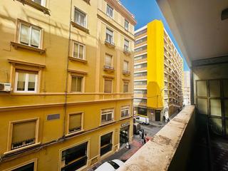 Pis a Ensanche Centro - Puerto. Casa en venta 4 habitaciones 2 baños.