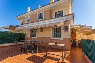 Xalet en Chilches. Chalet en venta 4 habitaciones 4 baos.