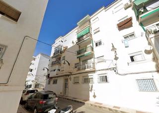 Pis a Ayuntamiento. Casa en venta 3 habitaciones 1 baños.