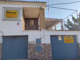 Xalet a Jamilena. Chalet en venta 4 habitaciones 2 baños.
