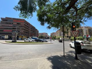 Piso en Camino de Ronda. Casa en venta 4 habitaciones 2 ba�os.