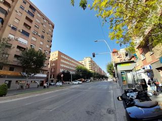 Local Comercial en Peñamefecit - Avda Barcelona. Unicasa vende este local en venta en avda de andalucía, jaén