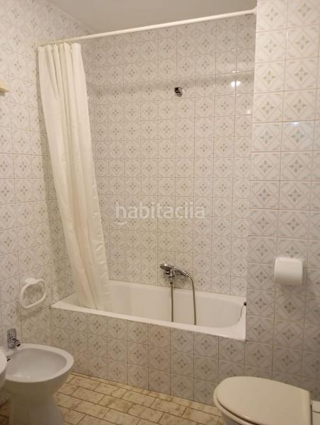 Foto b8567abc-811d-45ab-ab88-da3c55db712c. Piso casa en venta 4 habitaciones 2 baños. en La Trinidad Málaga