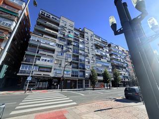 Appartamento in Camino de Ronda. Casa en venta 3 habitaciones 1 baños.