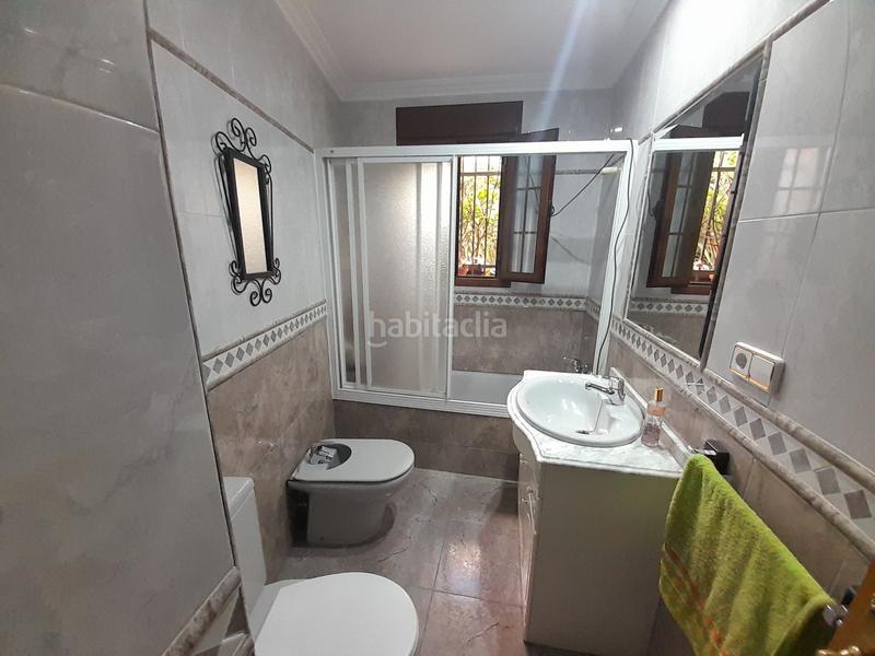 Foto 0ed7f08f-ac26-4483-b4ba-1a17ef52b6ae. Chalet mit parking in Ctra. Circunvalación - La Magdalena Jaén