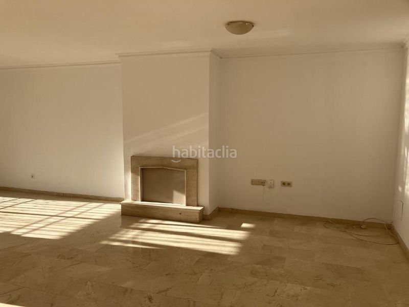 Foto 1be2a75d-108b-499d-a88b-5eaf0f4be23e. Xalet amb aparcament a Riviera del Sol Mijas