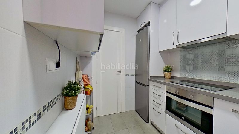 Foto e2fe3623-9cb9-4747-8e43-8b8ad81500d2. Pis a Parque Ayala - Jardín de la Abadía - Huelín Málaga