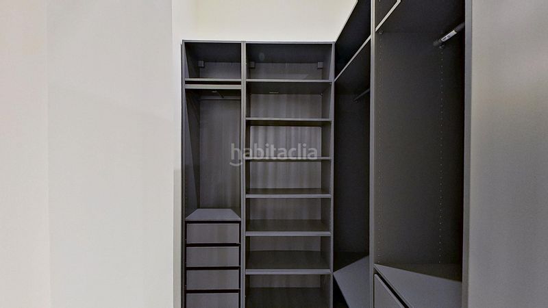 Foto e2adbbd7-7fc8-414a-9160-6fe8693e2f2b. Edificio in La Trinidad Málaga