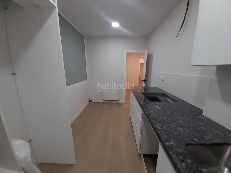 Foto 2d2e2538-2d4c-49d8-958d-ef920a950d92. Pis a Avda de Madrid - Pº de la Estación Jaén