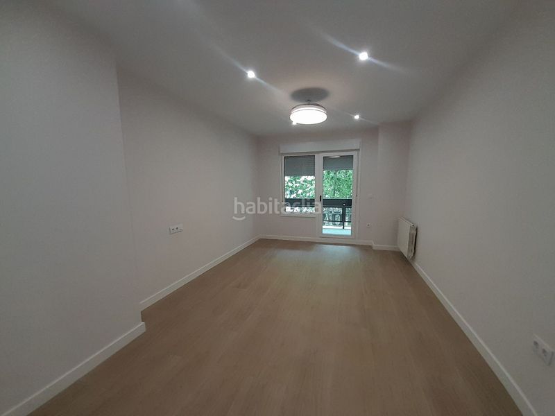 Foto c3774070-55a6-4256-b76c-5f20bdf196f3. Pis a Avda de Madrid - Pº de la Estación Jaén