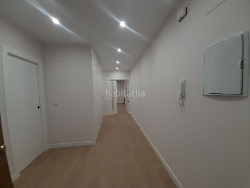 Foto fa1c4d04-aa02-4109-aaea-36ccec0bb2e9. Pis a Avda de Madrid - Pº de la Estación Jaén