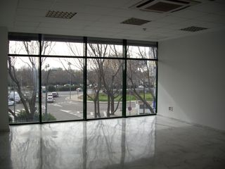 Affitto Ufficio  Calle aviación. Oficina exterior en alquiler