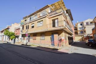 Edifici  Calle maestro don pedro fernández. Edificio para rehabilitar