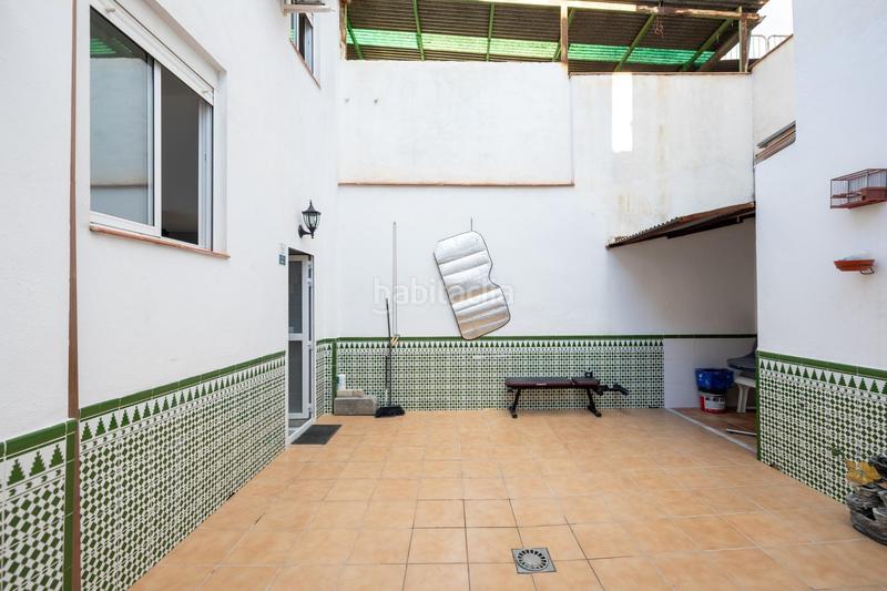 Foto eed58242-d7eb-434b-a2c9-a26605f22d83. Casa adosada en san sebastian 5 casa , ideal para inversión en Albolote