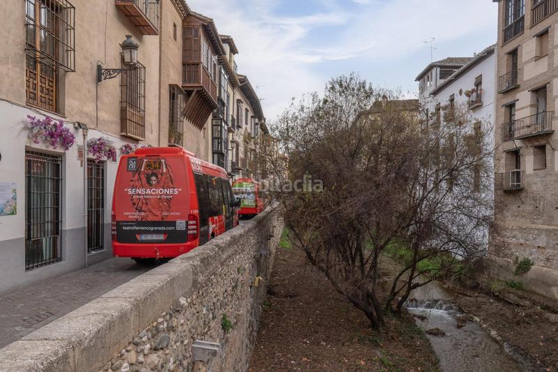 Foto 85a1f3c4-8a0b-472d-b25c-b94bee99c755. Piso en calle calle puente espinosa 28 maravilloso piso en paseo de los tristes en Granada