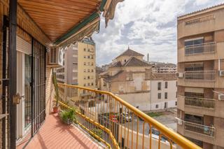 Appartement à Calle solarillo de gracia 20. Piso con terraza en solarillo de gracia