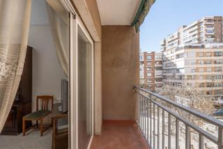 Appartement à Calle san juan de letran 24. Piso de 4 dormitorios en san juan de letran