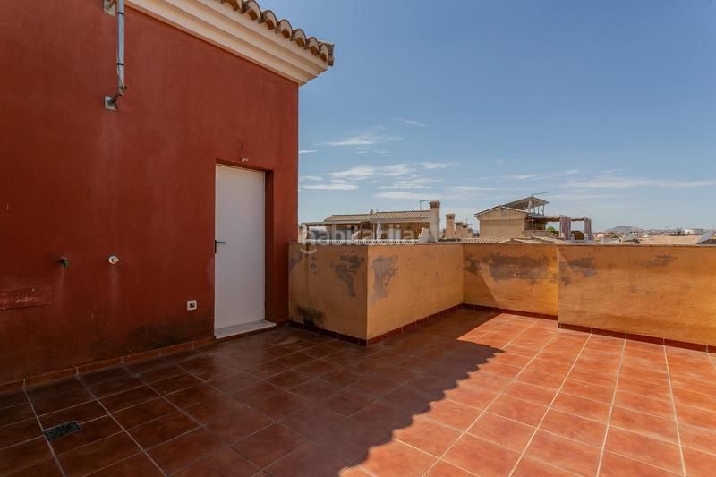 Foto 08d7dece-a15e-400a-b152-2c553f216bd6. Casa aparellada amb calefacció a San Miguel Armilla