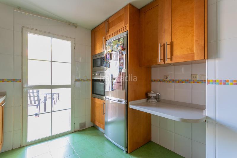 Foto 36d90b2b-a2df-4f80-bd04-609f9ad4b6db. Casa aparellada amb calefacció a San Miguel Armilla