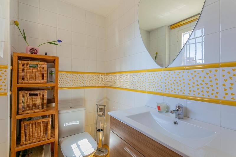 Foto b2e8b310-3212-475b-8b49-84a48556e445. Casa aparellada amb calefacció a San Miguel Armilla