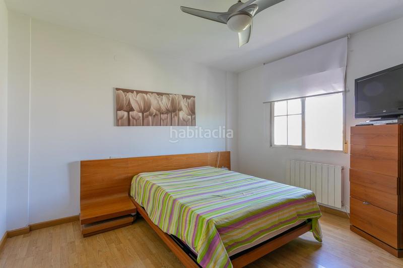 Foto ed85085c-5fa0-44cd-82d7-6e6aba070244. Casa aparellada amb calefacció a San Miguel Armilla