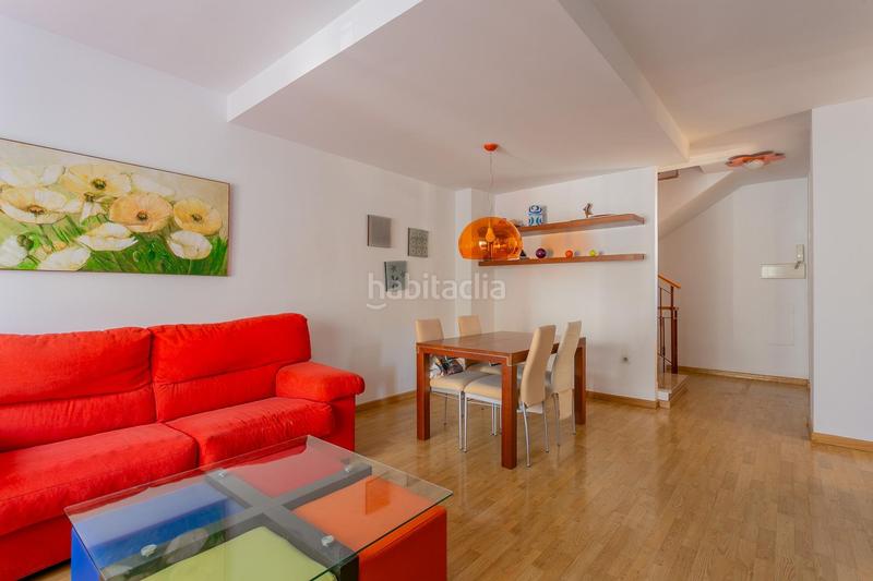 Foto f61aaddd-ea47-48e4-9c2a-a4aa5cacf308. Casa aparellada amb calefacció a San Miguel Armilla