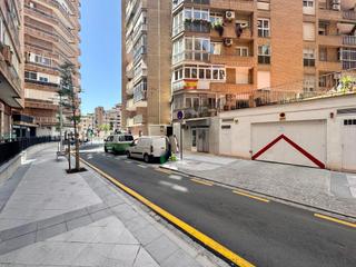 Lloguer Aparcament cotxe a Calle las flores. Se alquila plaza de garaje en granada las flores