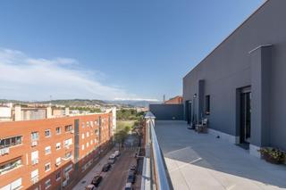 Attique  Calle deifontes. Atico con 97m2 de terraza en periodistas