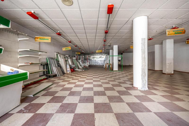 Foto 560afe1b-5ec4-4b79-b49b-102653904b79. Local comercial a Cenes de la Vega