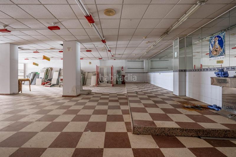 Foto d7fedbd5-41d9-45b1-8ef4-3c25111a407c. Local comercial a Cenes de la Vega