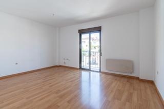 Etagenwohnung  Calle calle rio darro. Piso de 2 dormitorios en la zubia