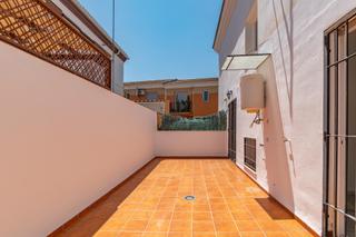 Casa a Calle pintor diego canca 2. Adosado en esquina en venta en churriana de la vega