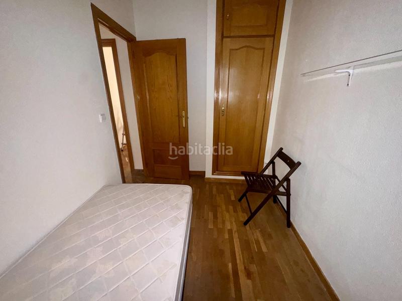 Foto 8b02f96a-956a-4e64-af93-1fd5cd2055f0. Alquiler piso  de alquiler de 2 dormitorios centro en Granada